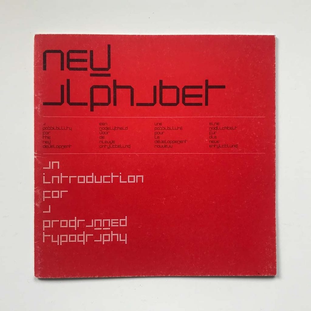 New Alphabet par Wim Crouwel, première édition de 1967 – une typographie expérimentale visionnaire.
