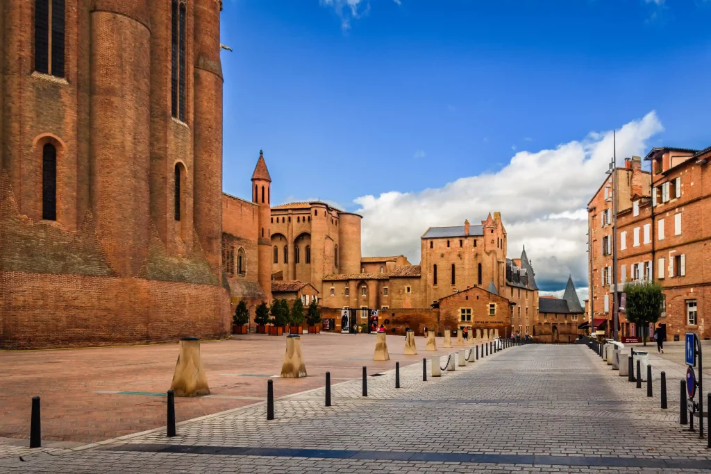 place-cathedrale-albi-directeur-artistique-freelance